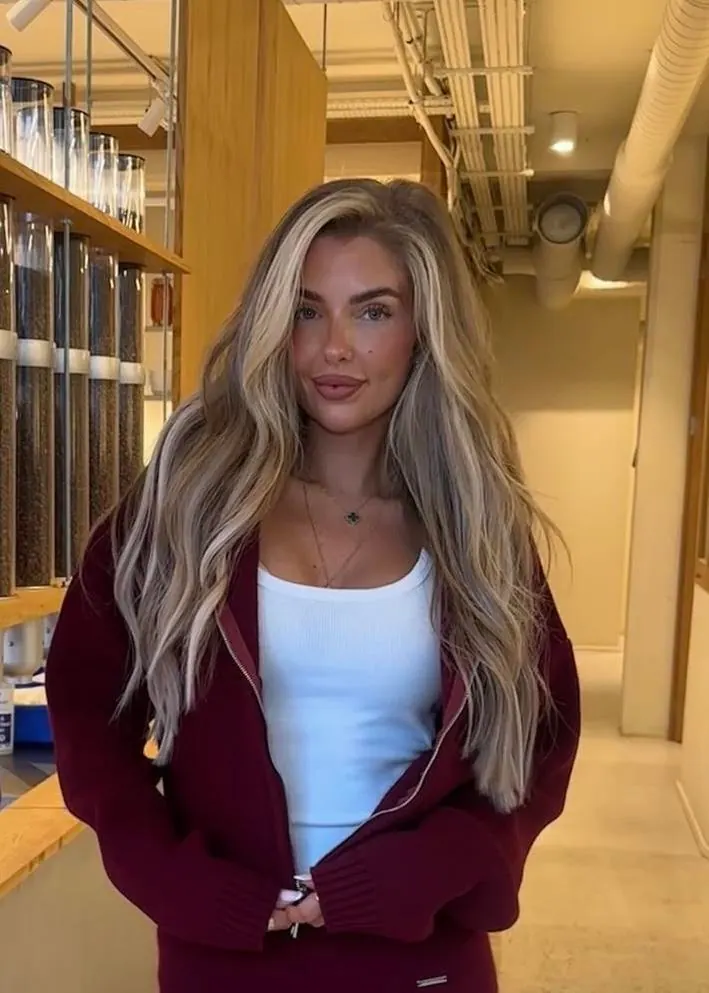 Enya Doherty, makeup artist at The Glambar